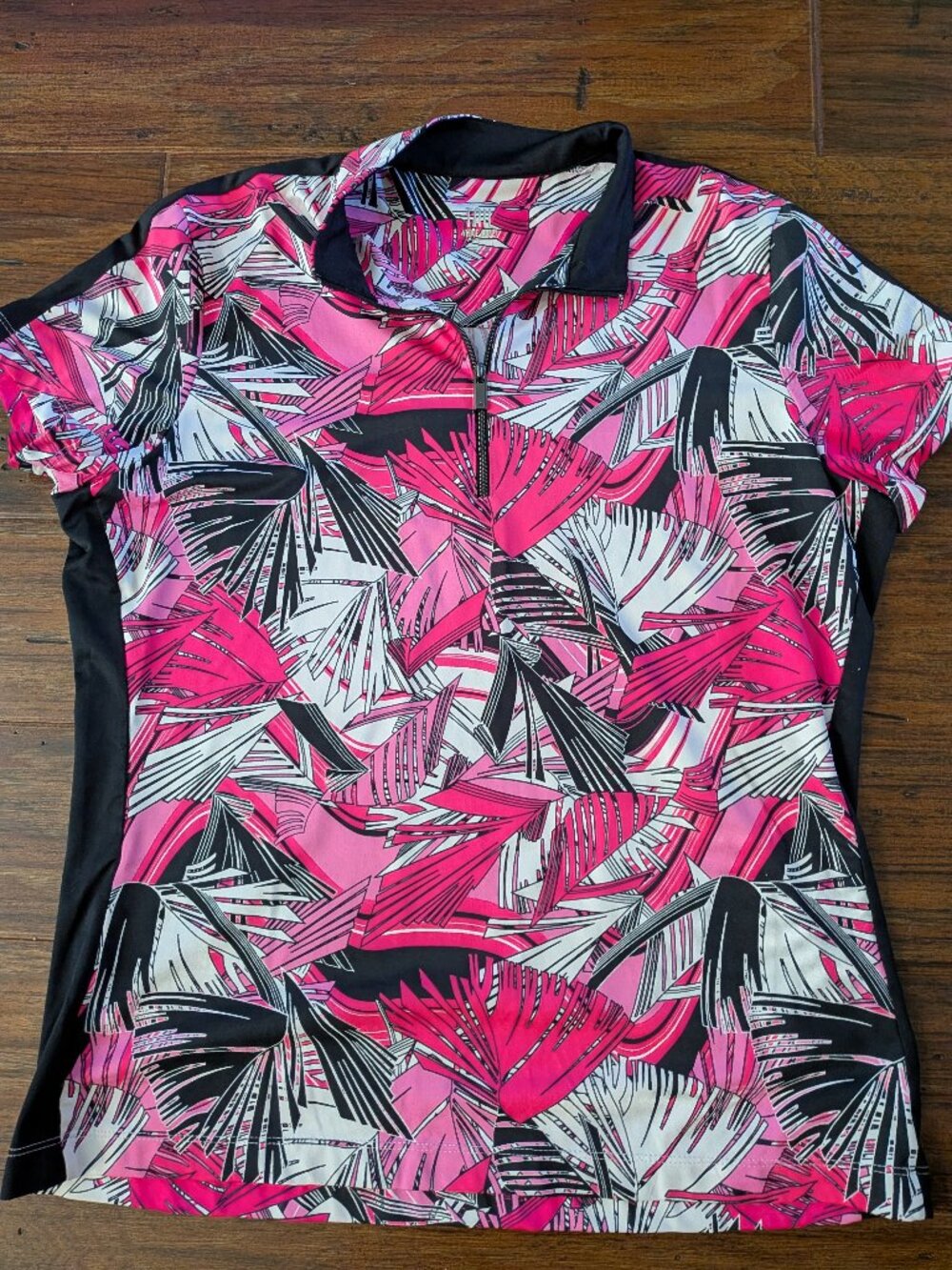 Women's TAIL Activewear "Rayne" Top in Chalet Palms Pink Rendezvous Collection L